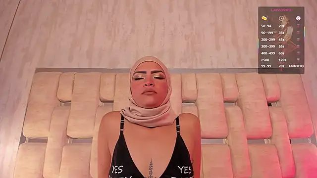 Snapshot of VeronicaFlowers_ chatting on February 23, 2026, 5:09 am VeronicaFlowers online show from February 23, 2026, 5:09 am