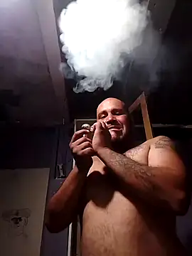 Snapshot of Guanatos13 chatting on February 3, 2026, 4:10 am Guanatos13 online show from February 3, 2026, 4:10 am