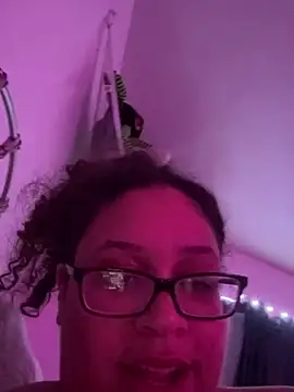 Snapshot of SilkSoleBunnie chatting on March 5, 2026, 5:37 am SilkSoleBunnie online show from March 5, 2026, 5:37 am