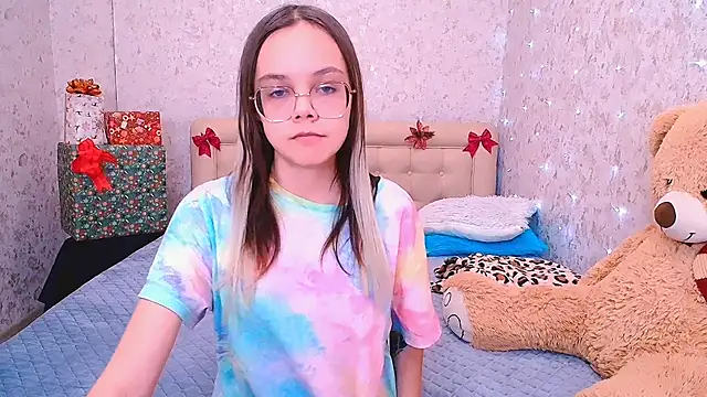 LolliStrawberry online show from January 15, 2026, 1:36 pm