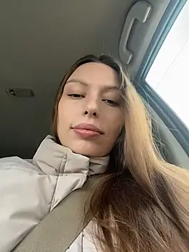 Snapshot of LeiaMood chatting on February 9, 2026, 3:48 am LeiaMood online show from February 9, 2026, 3:48 am