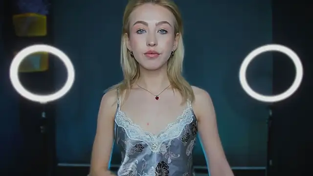 Moon Silk online show from January 13, 2026, 7:34 am