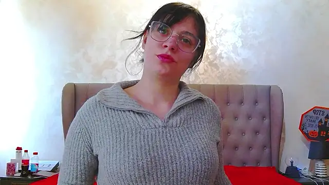 Snapshot of MaddyAllure chatting on March 2, 2026, 10:00 am MaddyAllure online show from March 2, 2026, 10:00 am