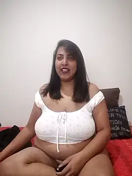 Snapshot of IndianBearxx chatting on June 9, 2026, 5:25 pm IndianBearxx online show from June 9, 2026, 5:25 pm