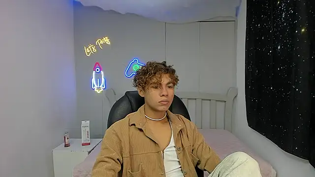 Snapshot of Anyelo_Twink chatting on February 3, 2026, 8:14 pm Anyelo Twink online show from February 3, 2026, 8:14 pm