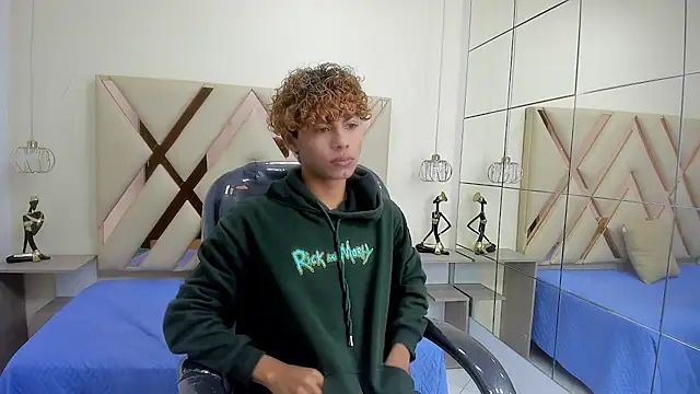 Snapshot of Anyelo_Twink chatting on February 27, 2026, 8:52 pm Anyelo Twink online show from February 27, 2026, 8:52 pm