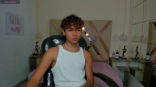 Anyelo Twink online show from May 23, 2026, 9:03 pm