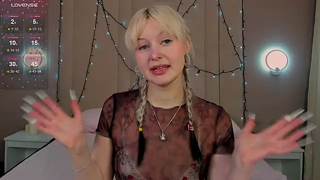 Snapshot of AdeleSilvy chatting on January 16, 2026, 2:15 am AdeleSilvy online show from January 16, 2026, 2:15 am