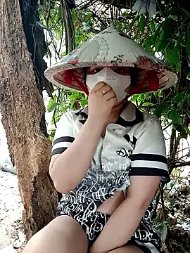 Snapshot of EnzxMoon02 chatting on January 18, 2026, 4:27 am EnzxMoon02 online show from January 18, 2026, 4:27 am