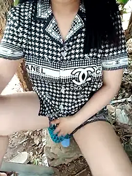 Snapshot of EnzxMoon02 chatting on January 16, 2026, 5:22 am EnzxMoon02 online show from January 16, 2026, 5:22 am