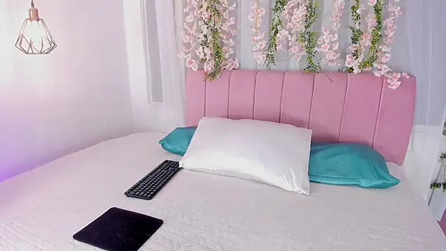 Snapshot of nicky_bonny18 chatting on February 9, 2026, 12:03 pm nicky bonny18 online show from February 9, 2026, 12:03 pm