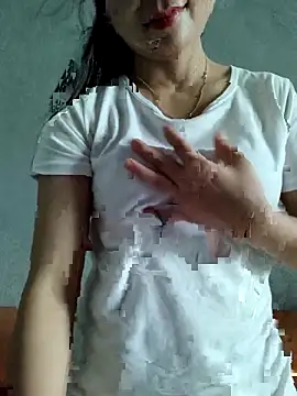 Snapshot of Vanvan68xx chatting on April 15, 2026, 2:39 am Vanvan68xx online show from April 15, 2026, 2:39 am