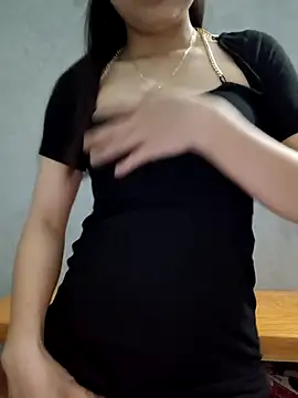 Snapshot of Vanvan68xx chatting on April 14, 2026, 2:22 pm Vanvan68xx online show from April 14, 2026, 2:22 pm