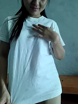 Snapshot of Vanvan68xx chatting on April 13, 2026, 3:32 am Vanvan68xx online show from April 13, 2026, 3:32 am