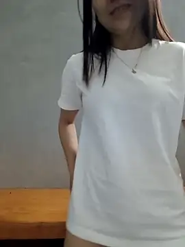 Snapshot of Vanvan68xx chatting on April 6, 2026, 10:55 pm Vanvan68xx online show from April 6, 2026, 10:55 pm