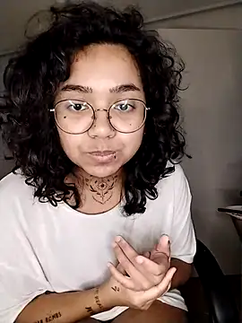 Snapshot of therealsun8 chatting on February 5, 2026, 5:47 am therealsun8 online show from February 5, 2026, 5:47 am