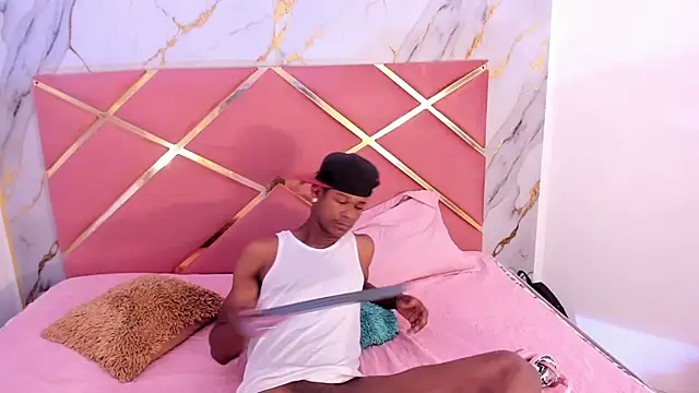 Snapshot of passion_black chatting on February 11, 2026, 7:36 pm passion black online show from February 11, 2026, 7:36 pm