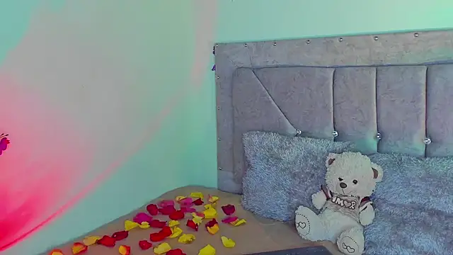 Britanny77 online show from March 27, 2026, 10:33 pm