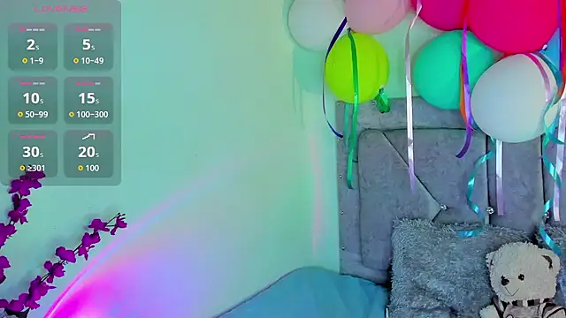 Britanny77 online show from April 4, 2026, 11:44 pm