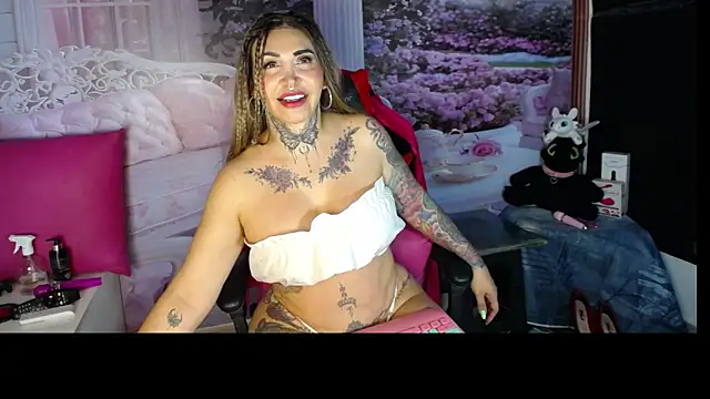 Layla-Wattson online show from February 13, 2026, 11:05 pm