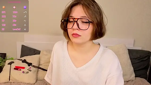 Snapshot of Next2Marie chatting on March 15, 2026, 5:03 am Next2Marie online show from March 15, 2026, 5:03 am