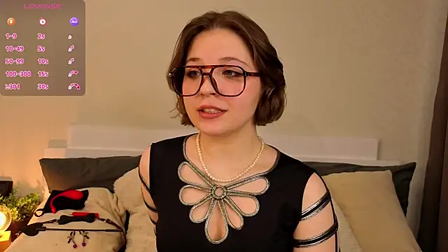 Snapshot of Next2Marie chatting on April 1, 2026, 4:14 am Next2Marie online show from April 1, 2026, 4:14 am