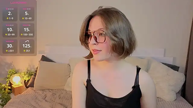 Snapshot of Next2Marie chatting on April 24, 2026, 5:53 am Next2Marie online show from April 24, 2026, 5:53 am
