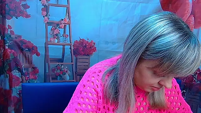 Snapshot of VeronicaSvitt chatting on February 9, 2026, 1:20 pm VeronicaSvitt online show from February 9, 2026, 1:20 pm