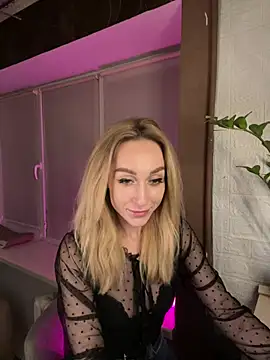 AnesaKis online show from April 12, 2026, 10:13 pm