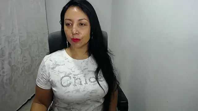 Snapshot of soyElena46 chatting on April 28, 2026, 11:36 am soyElena46 online show from April 28, 2026, 11:36 am