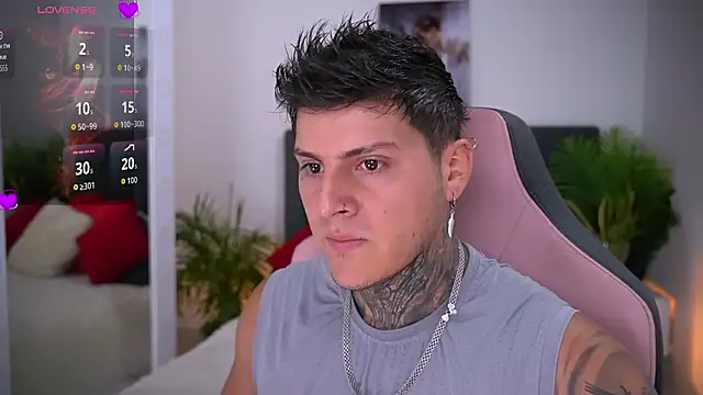 Snapshot of goldenatlasX chatting on February 15, 2026, 6:18 pm goldenatlasX online show from February 15, 2026, 6:18 pm