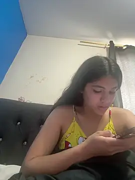 diosa sofia19 online show from May 4, 2026, 1:03 pm