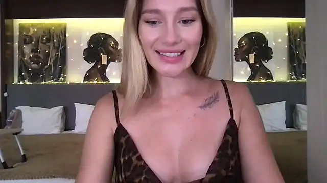 Snapshot of Stella_muse chatting on January 18, 2026, 3:43 am Stella muse online show from January 18, 2026, 3:43 am