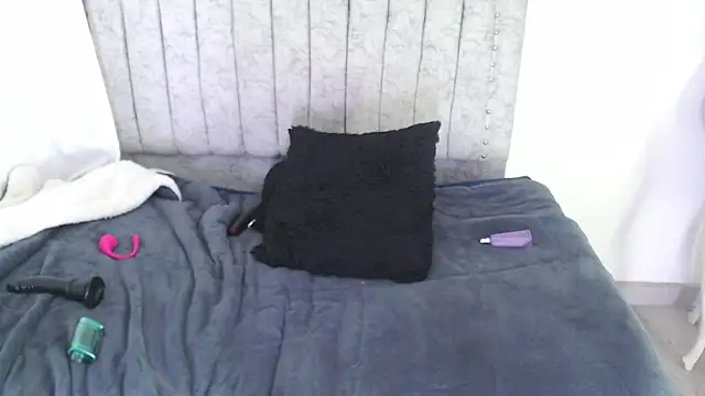 Fernandathxxx online show from April 11, 2026, 7:45 am