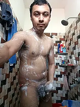 Snapshot of Uzieham22 chatting on March 19, 2026, 3:39 am Uzieham22 online show from March 19, 2026, 3:39 am