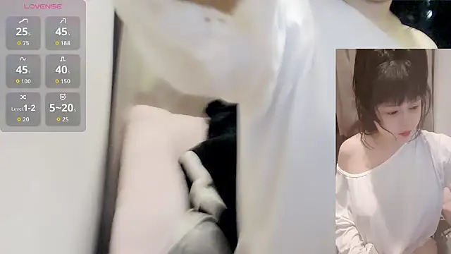 Snapshot of Mia-zhan chatting on February 7, 2026, 2:36 pm Mia-zhan online show from February 7, 2026, 2:36 pm