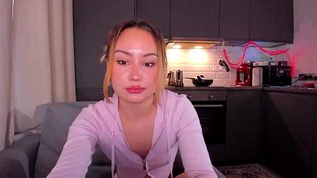 JessicaBeverly  online show from February 8, 2026, 1:31 pm