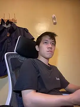 asian guy67 online show from February 1, 2026, 2:37 pm