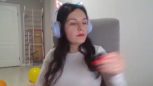 HollySecret77 online show from February 17, 2026, 3:42 pm