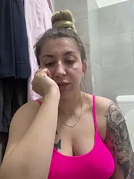 dalia0710 online show from April 13, 2026, 3:05 pm