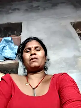 Snapshot of Hot_di97 chatting on May 5, 2026, 7:55 am Hot di97 online show from May 5, 2026, 7:55 am