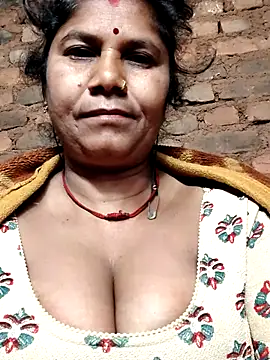 Hot di97 online show from March 8, 2026, 12:05 am