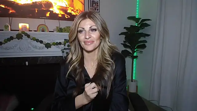 kaitlyncollins26 online show from February 26, 2026, 3:17 am