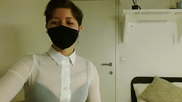 Snapshot of Alexxa_XX chatting on February 18, 2026, 2:57 pm Alexxa XX online show from February 18, 2026, 2:57 pm