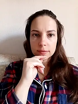Snapshot of She-Moon chatting on April 28, 2026, 6:29 am She-Moon online show from April 28, 2026, 6:29 am