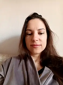Snapshot of She-Moon chatting on April 20, 2026, 5:54 am She-Moon online show from April 20, 2026, 5:54 am