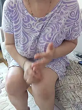 Snapshot of burcu_ben chatting on June 7, 2026, 9:47 am burcu ben online show from June 7, 2026, 9:47 am
