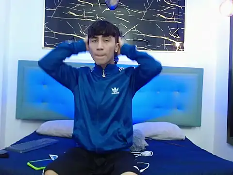 Snapshot of XanderGrey8 chatting on February 1, 2026, 7:34 pm XanderGrey8 online show from February 1, 2026, 7:34 pm