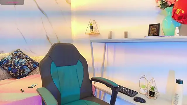 Snapshot of XanderGrey8 chatting on February 27, 2026, 7:46 pm XanderGrey8 online show from February 27, 2026, 7:46 pm