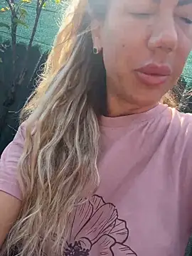 Missolevelvet online show from May 11, 2026, 6:59 am